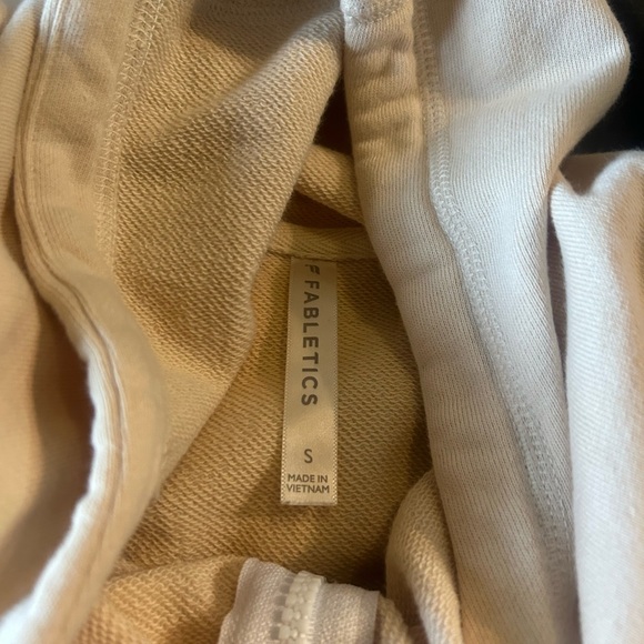 Fabletics bundle - Picture 3 of 5